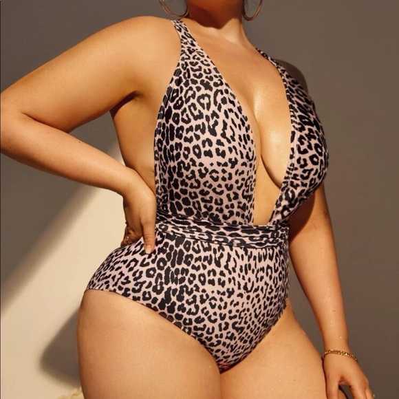 Plus size leopard print one shoulder tie back swimsuit - Picture 4 of 4